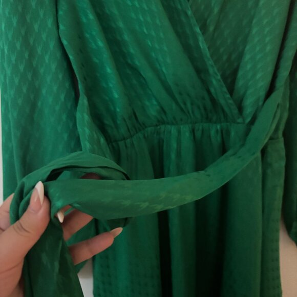 Express Green Satin Jacquard Faux Wrap Mini Dress Size M - Picture 4 of 5